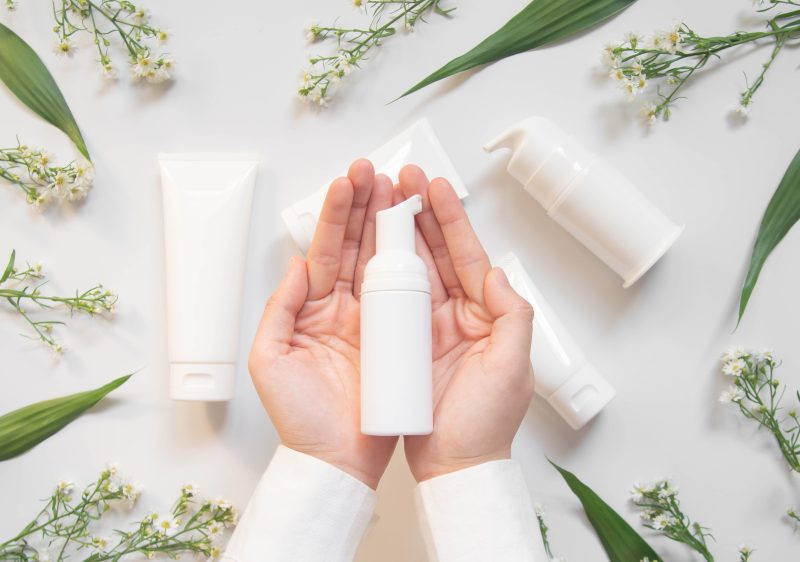 Kako izbrati pravo embalažo za vaš kozmetični izdelek: Nasveti za optimalno odločitev