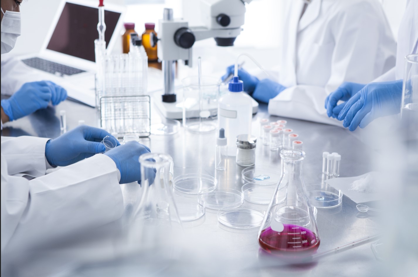 Kakovost surovin še zdaleč ni postranski faktor. Pri nas jo skrbno preverimo.